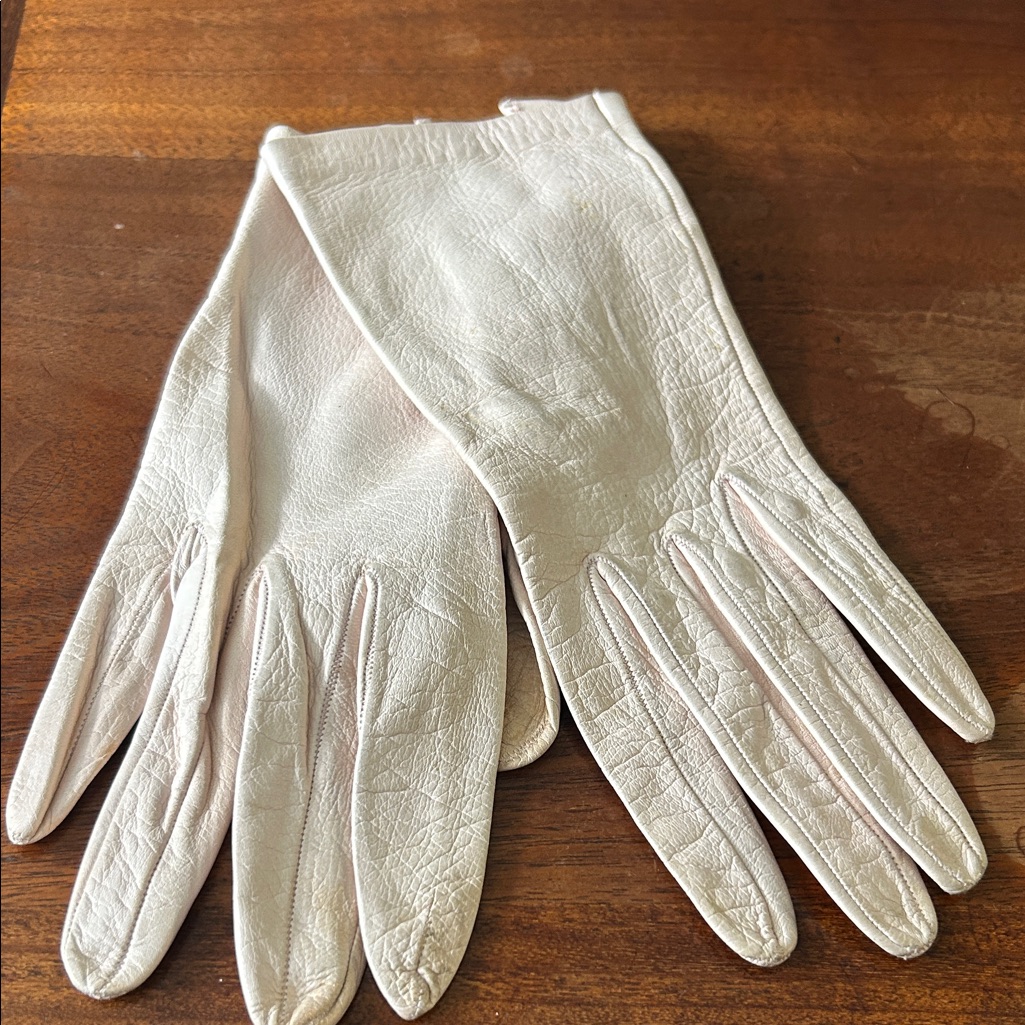 Nude Pink Vintage Leather Gloves